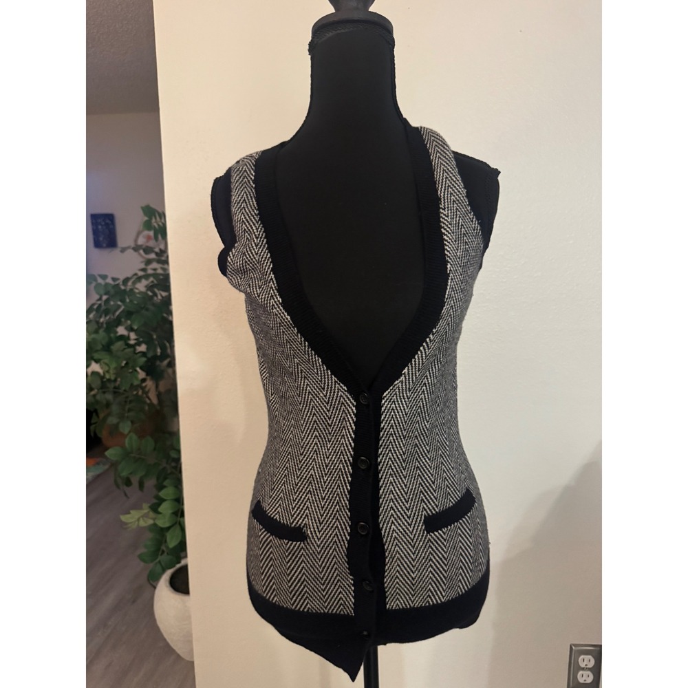 Express Design Studio Herringbone Knit Sweater Vest Black White XS Wool Blend
